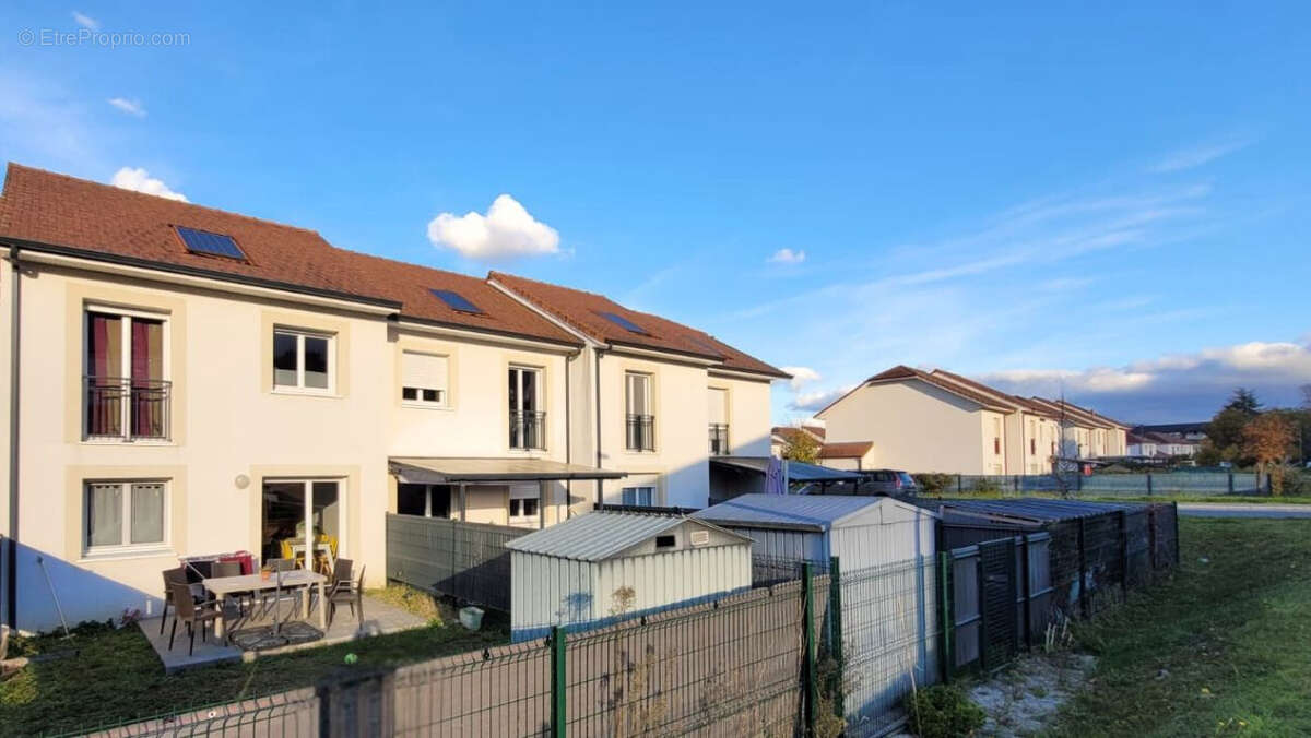 Maison à ARTIGUELOUVE