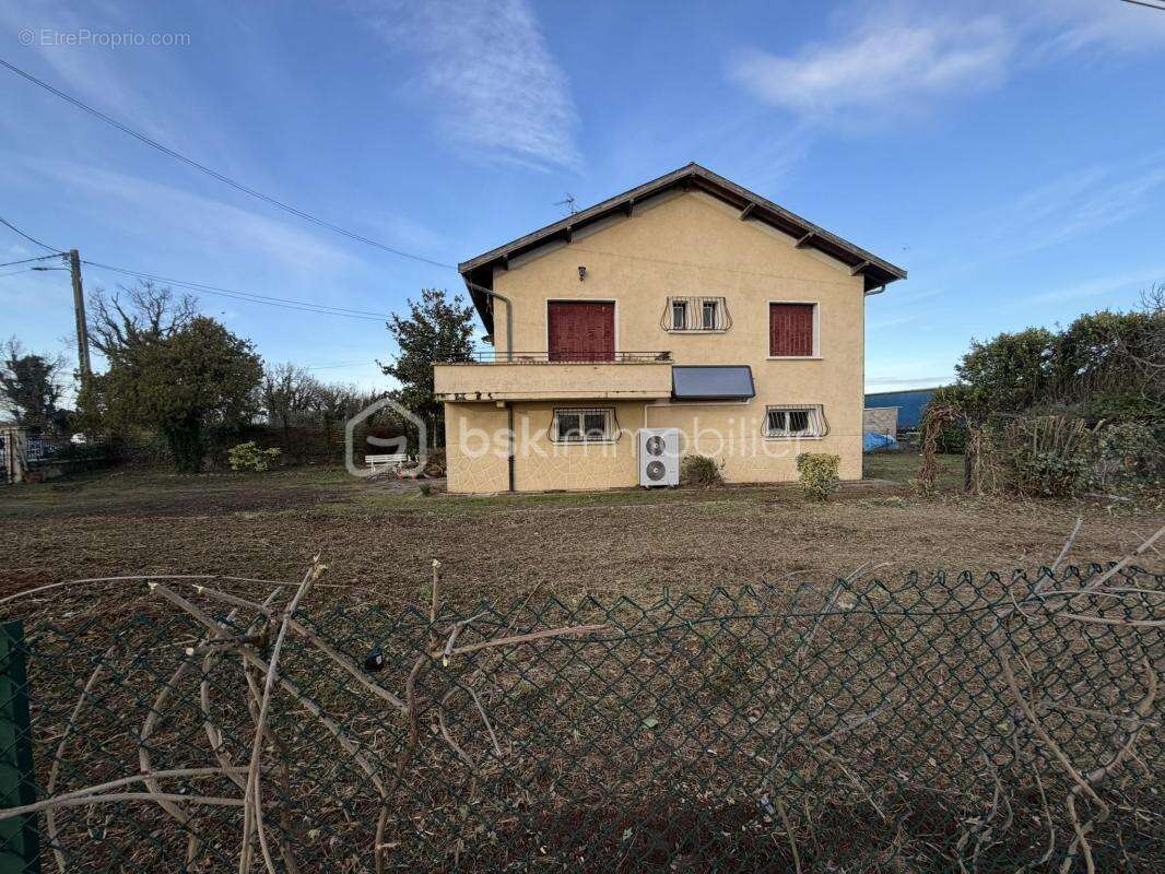 Maison à SAINT-BONNET-DE-MURE