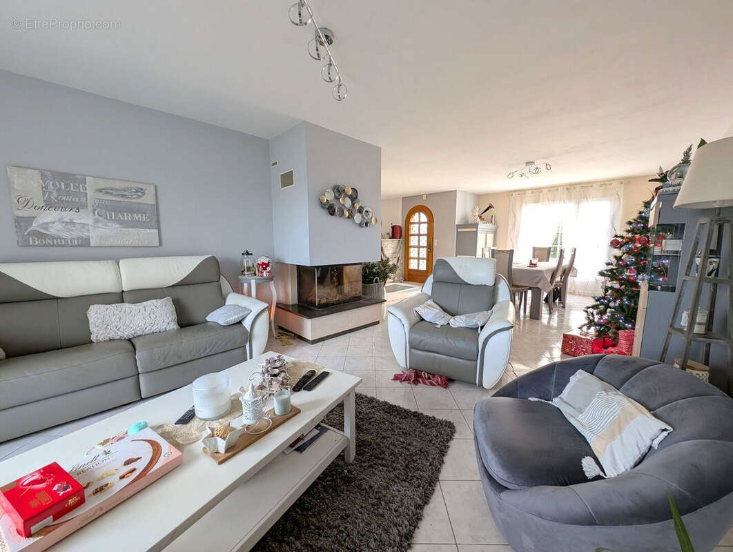 Maison à MONTREUIL-BELLAY