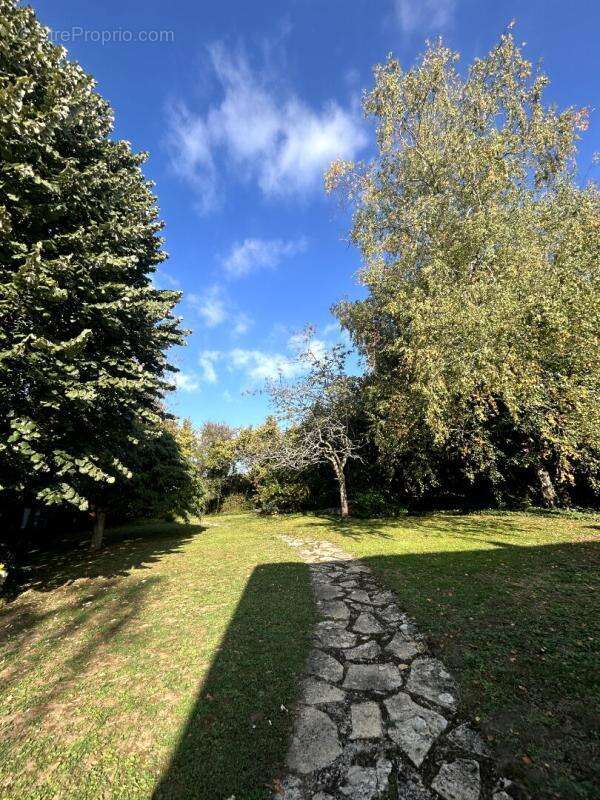 Maison à VARENNES-VAUZELLES