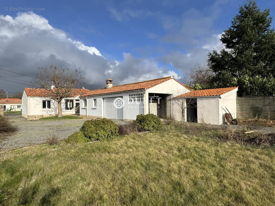 Maison à LA HAIE-FOUASSIERE