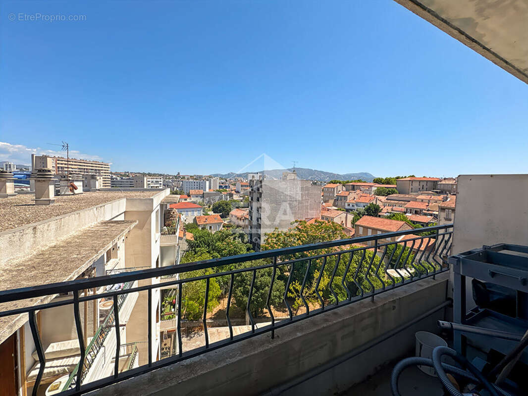 Appartement à MARSEILLE-4E