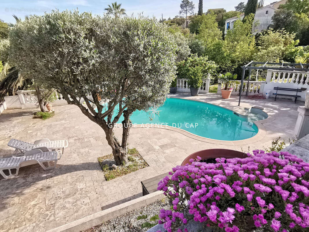 À vendre villa 5 chambres avec vue mer proche centre ville avec piscine et garage double, à saint aygulf - photo 3