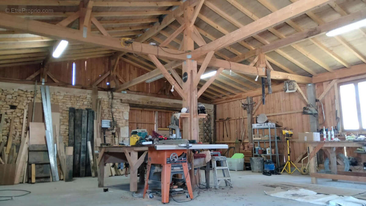 ATELIER - Maison à CELLEFROUIN