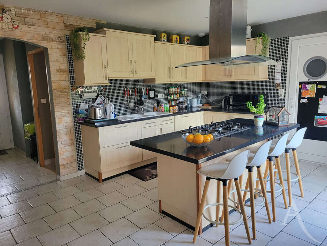 Maison à SAINT-ETIENNE-DU-BOIS