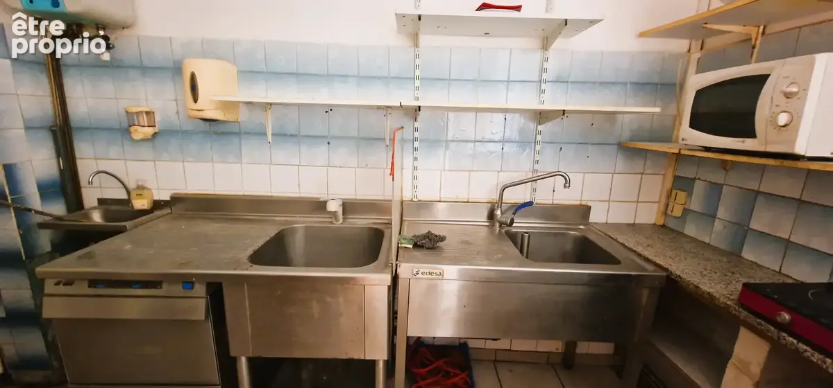 A vendre local commercial en centre-ville - photo 4