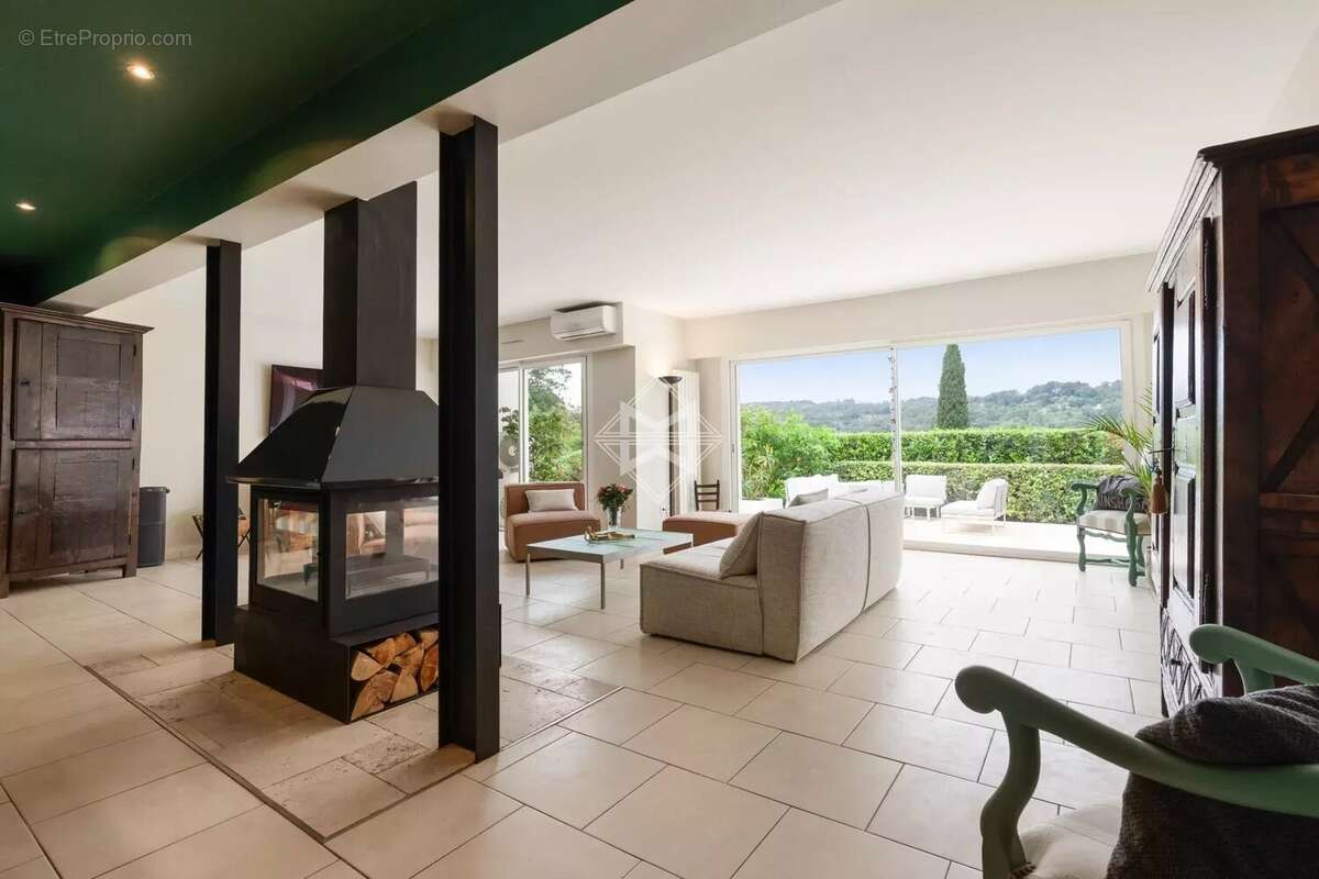 Maison à LA COLLE-SUR-LOUP