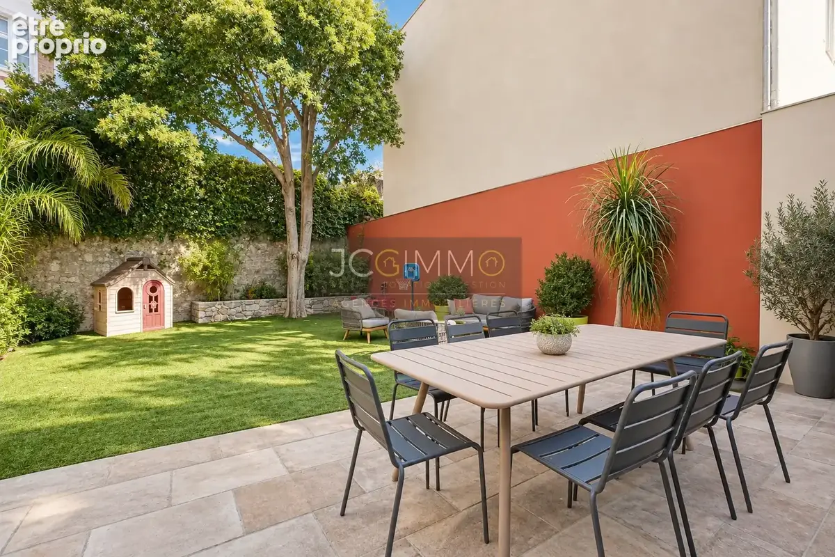 Toulon le mourillon - rare - maison de caractere 161 m2 - jardin 110 m2 - rénovation architecte - garage - photo 9