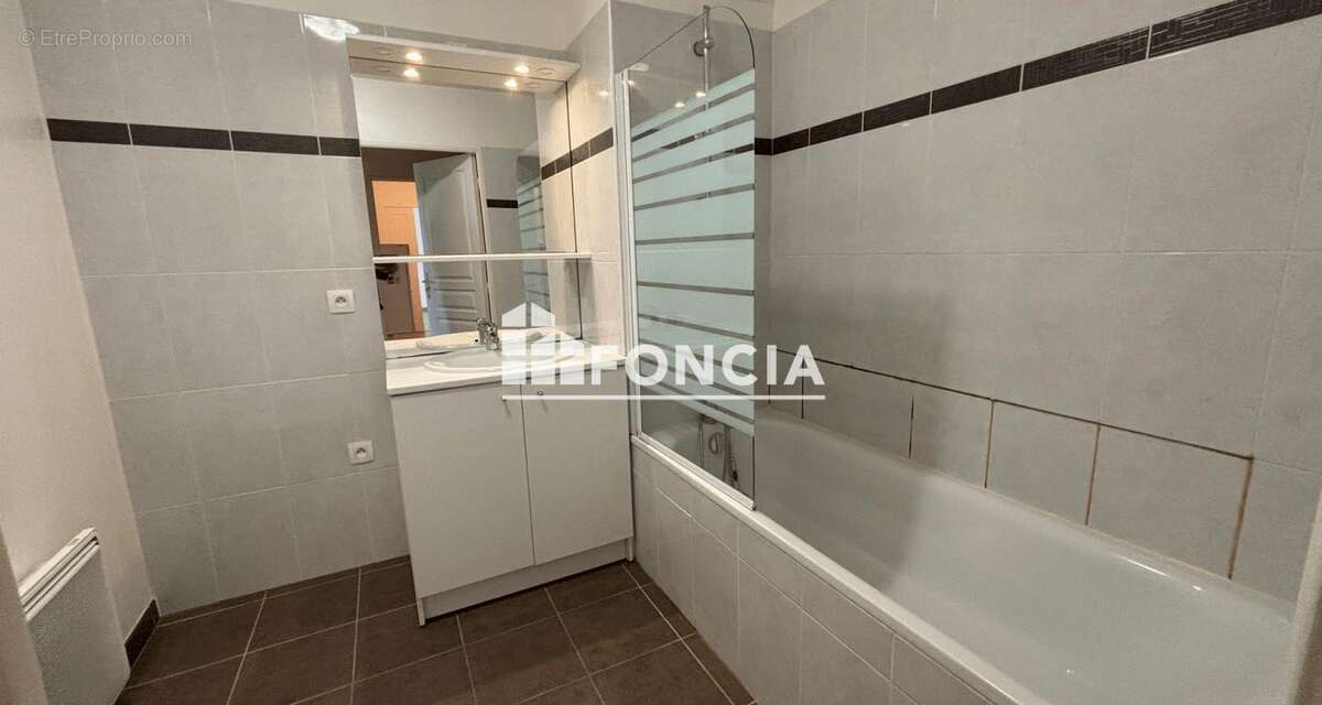 Appartement à SAINT-SEBASTIEN-DE-MORSENT