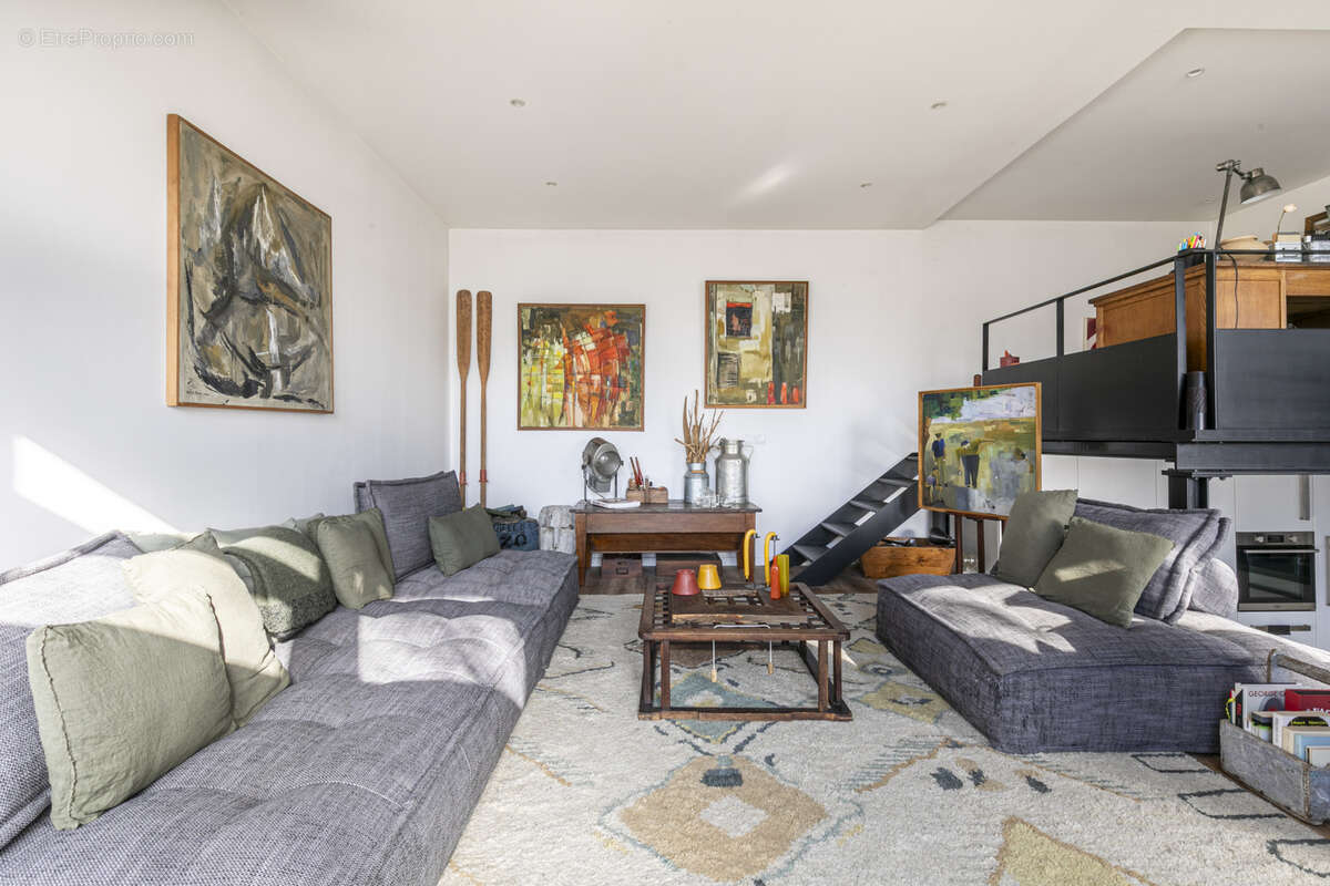 Appartement à COURBEVOIE