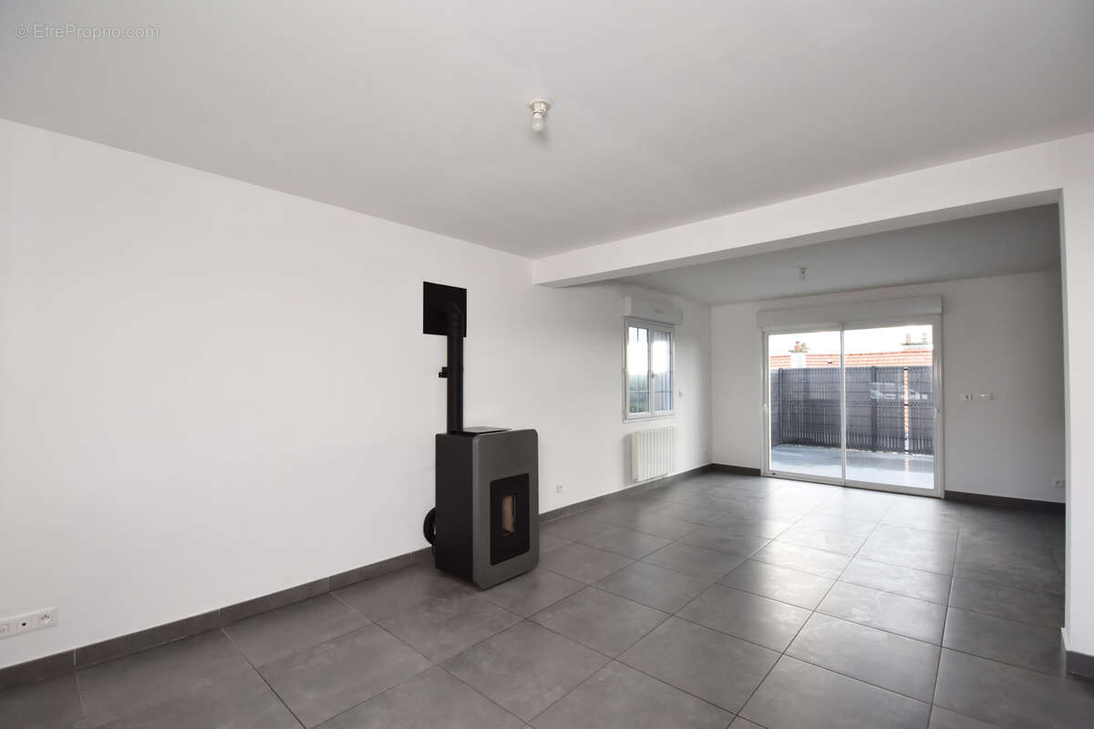 Maison à SAINT-LEGER-LES-DOMART