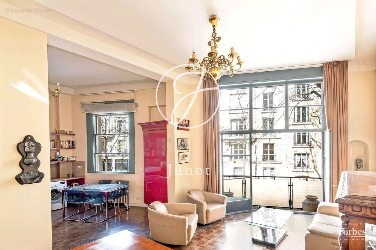 Appartement à PARIS-18E