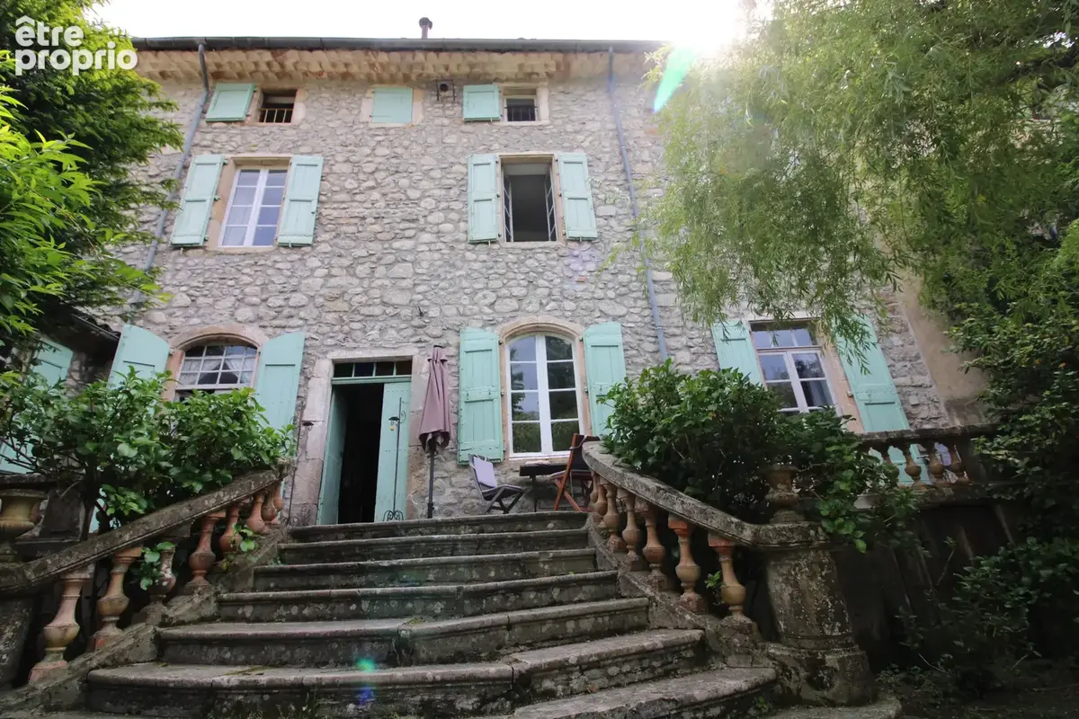Maison de maitre 464 m2 + 150 m2 caves et garage.. - photo 13