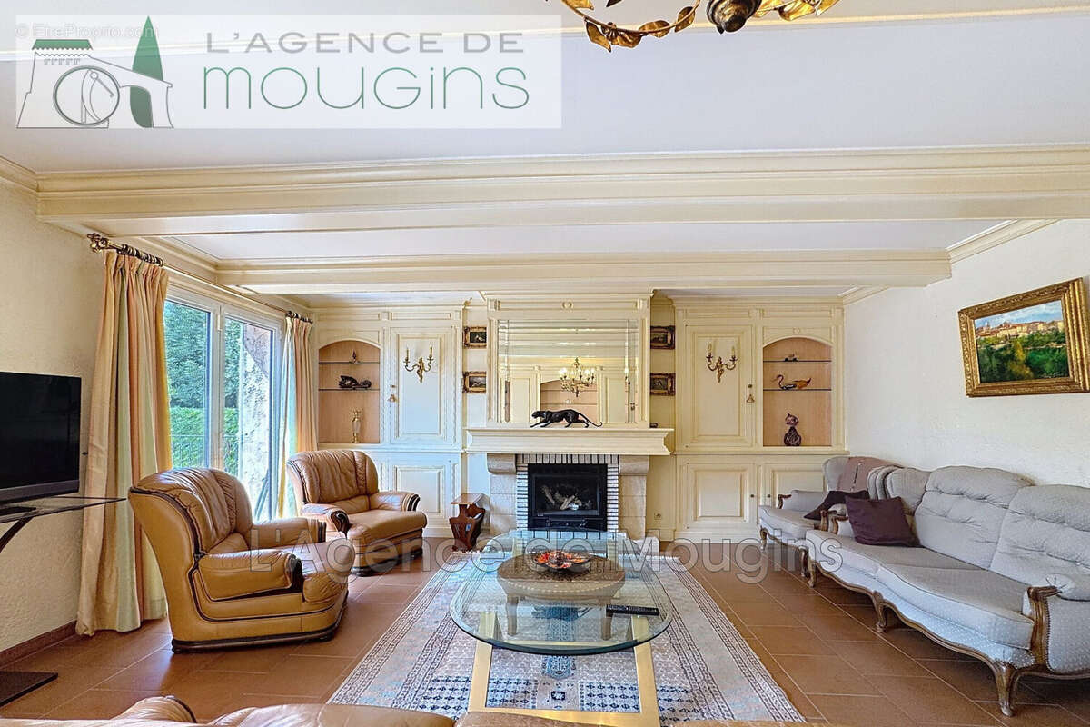 Maison à MOUGINS