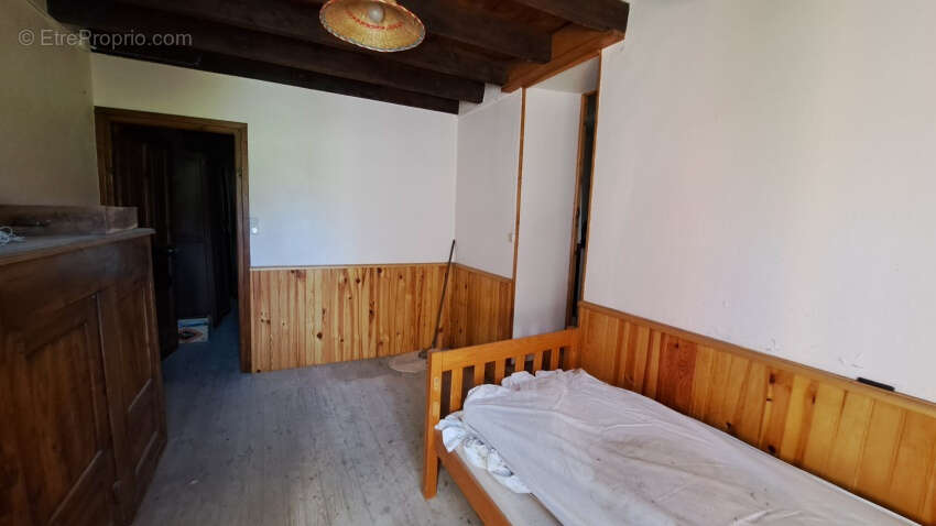 Maison à CHAPDES-BEAUFORT