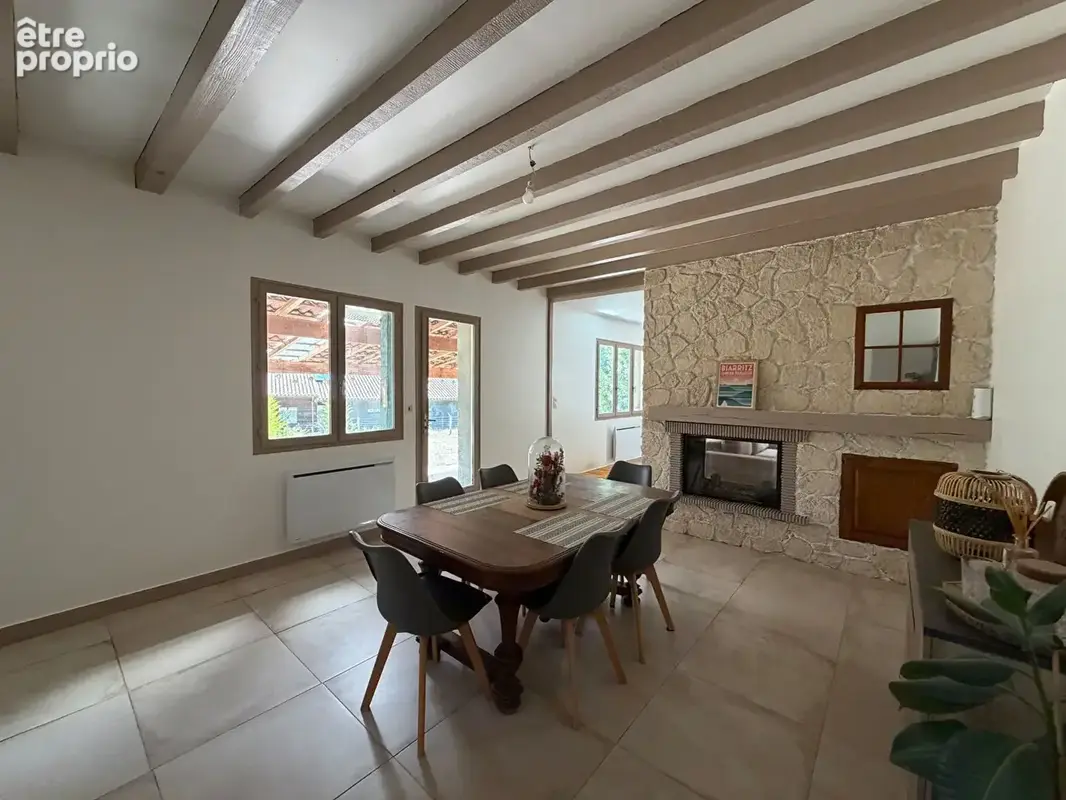 Maison avec jardin arboré, garage et 4chbs - photo 4