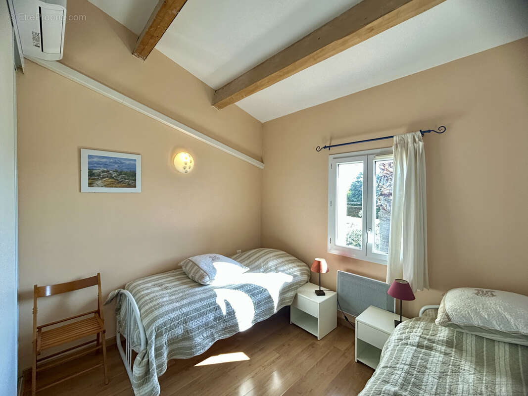 Maison à SAINT-QUENTIN-LA-POTERIE