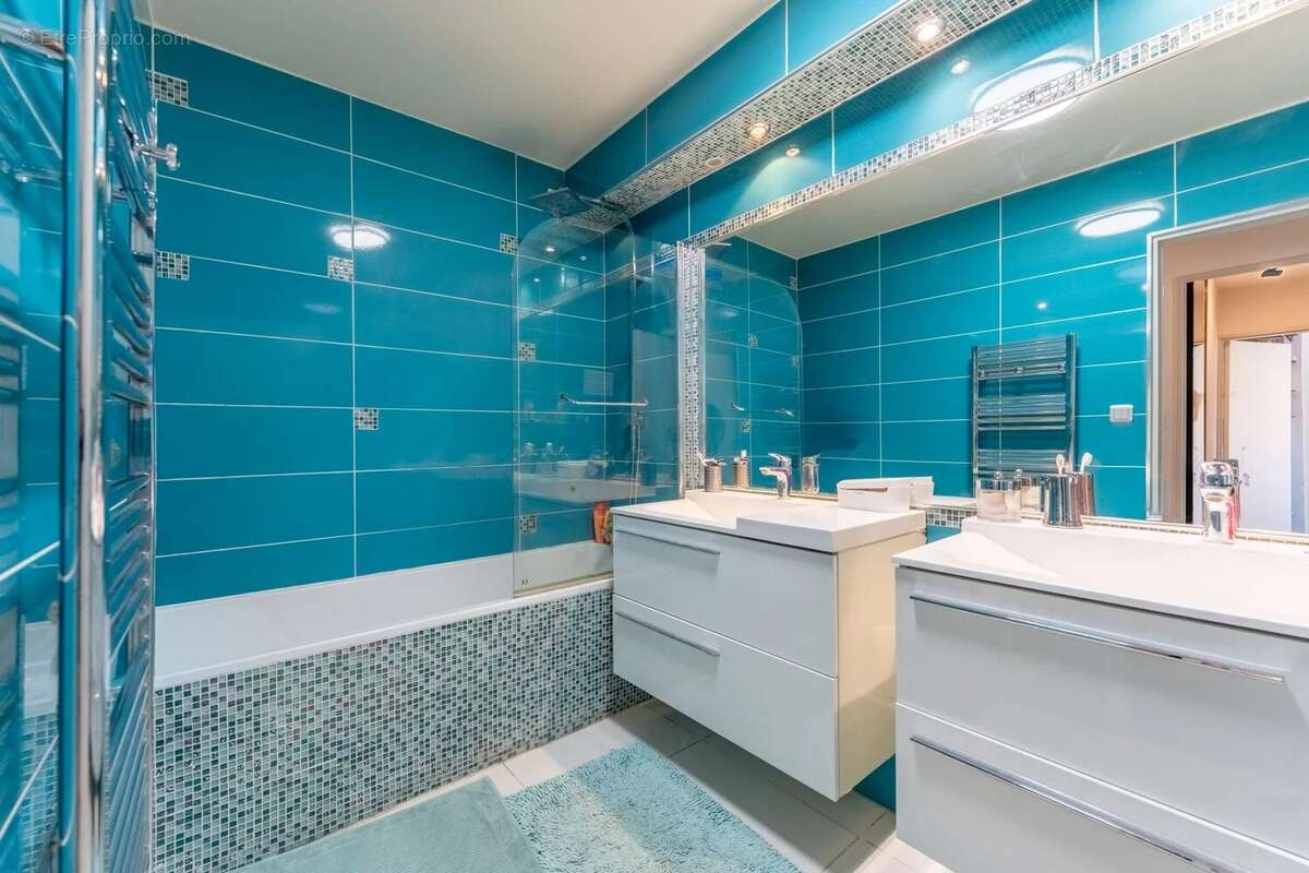 Appartement à MARSEILLE-8E