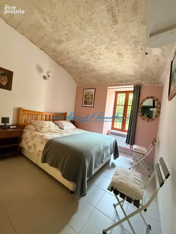 CANAULES ET ARGENTIERES, dans une maison en pierres de  caractère, appartement T3 de 80 m2 en RDC avec terrass - photo 4