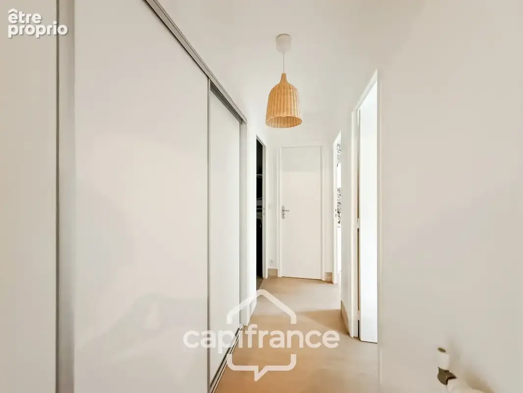 À VENDRE PONTIVY – Appartement rénové de plus de 73 m² au dernier étage, à 500 m du centre-ville - photo 12