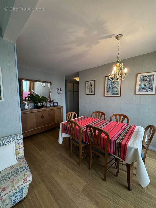 Salle à manger  - Appartement à SAVIGNY-SUR-ORGE