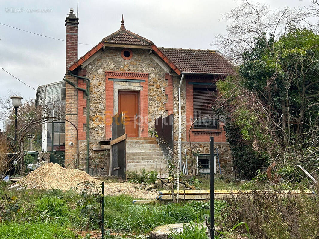 Maison à VILLENEUVE-LE-ROI
