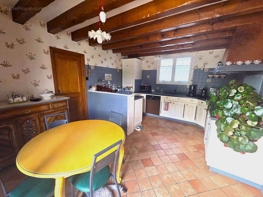 Saint Bon 5 pièce(s) 181 m2 sur un terrain de 1800 m² - photo 4