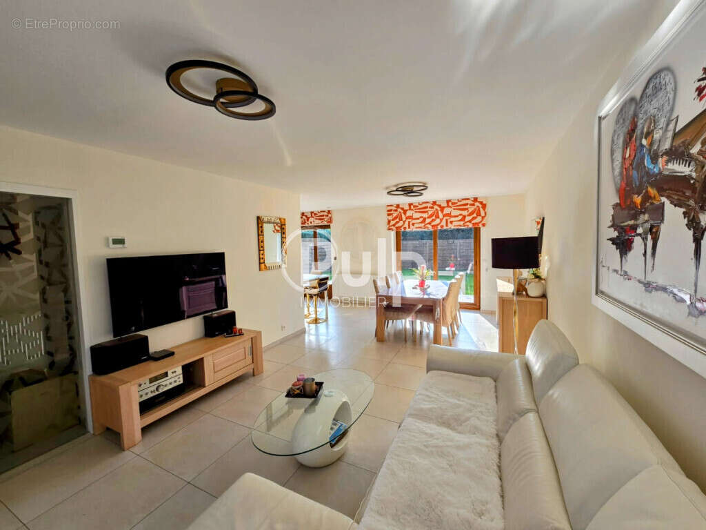 Maison à COURRIERES