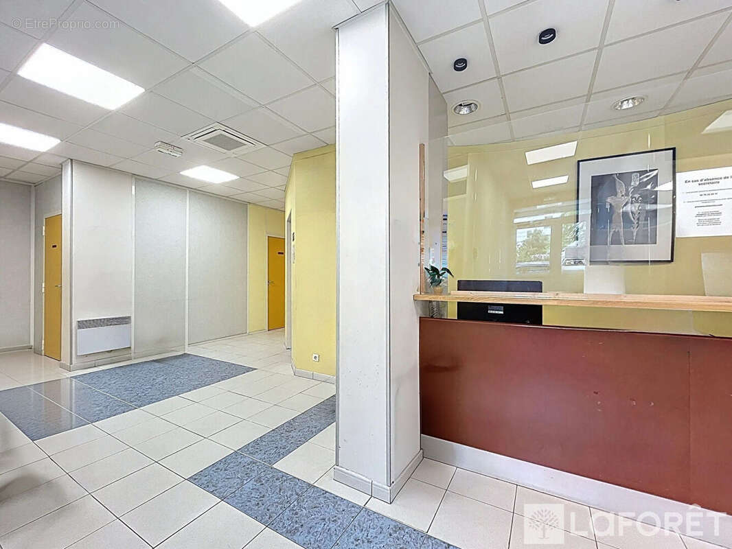 Commerce à SAINT-MICHEL-SUR-ORGE