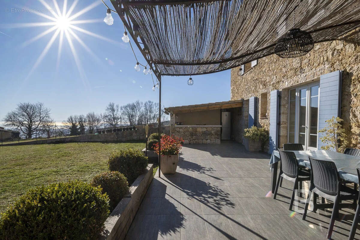 Maison à TOURRETTES-SUR-LOUP