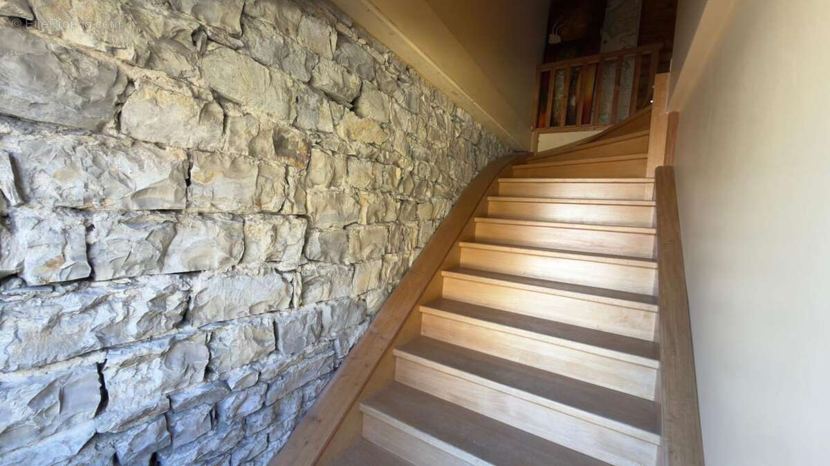 Appartement à MORESTEL