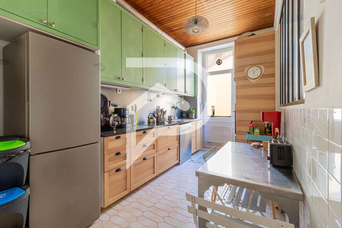 Appartement à MARSEILLE-5E