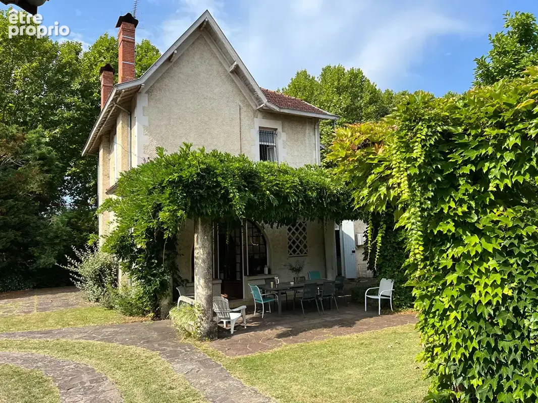 Vente d'une maison Bourgeoise (144 m²) à SALLES - photo 2