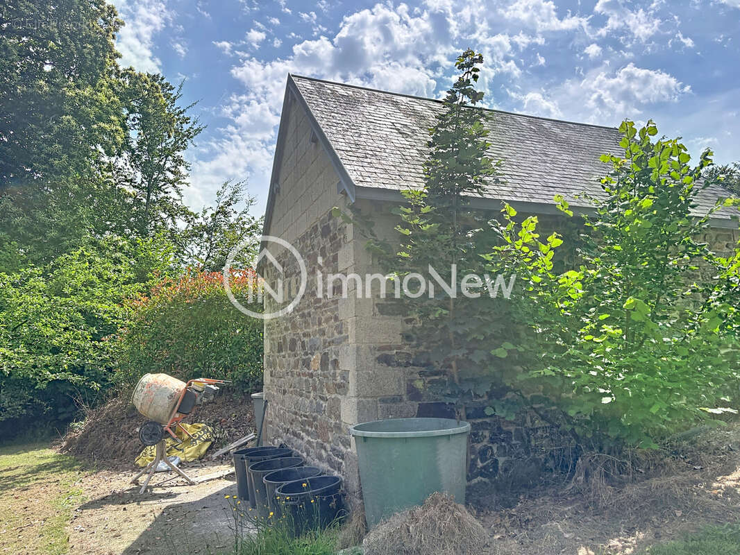 Maison 152 m2 au calme avec gite sur terrain 5000 m2 a 5 minutes de sourdeval - photo 17