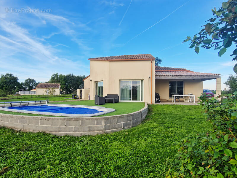 Maison à SAINT-SAVINIEN