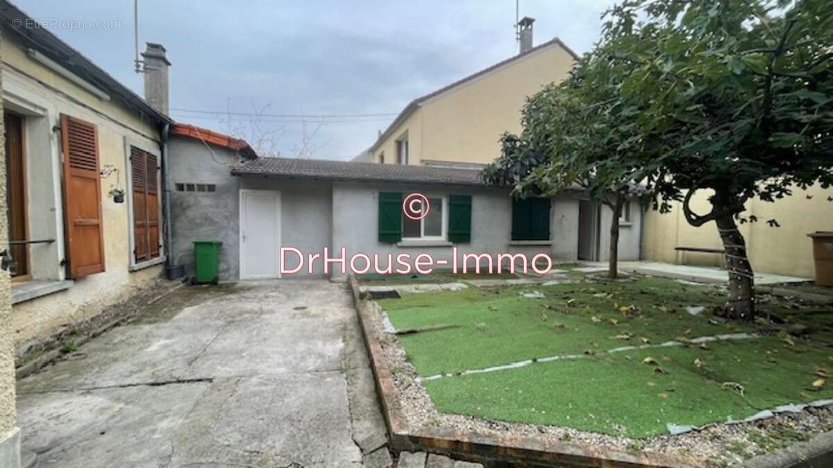 Maison à LES PAVILLONS-SOUS-BOIS