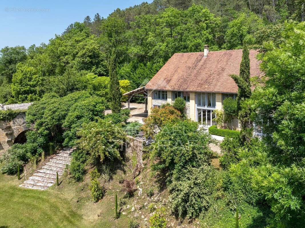 Maison à MAUZENS-ET-MIREMONT