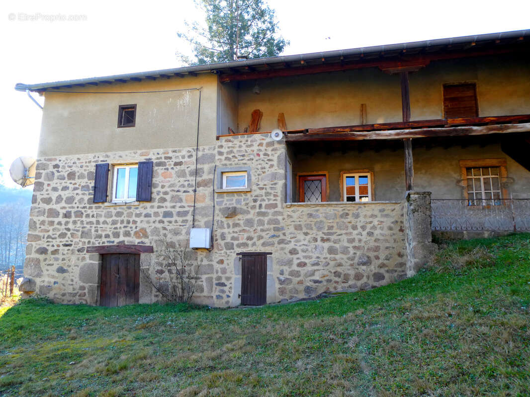 Maison à SAINT-LAURENT-DE-CHAMOUSSET