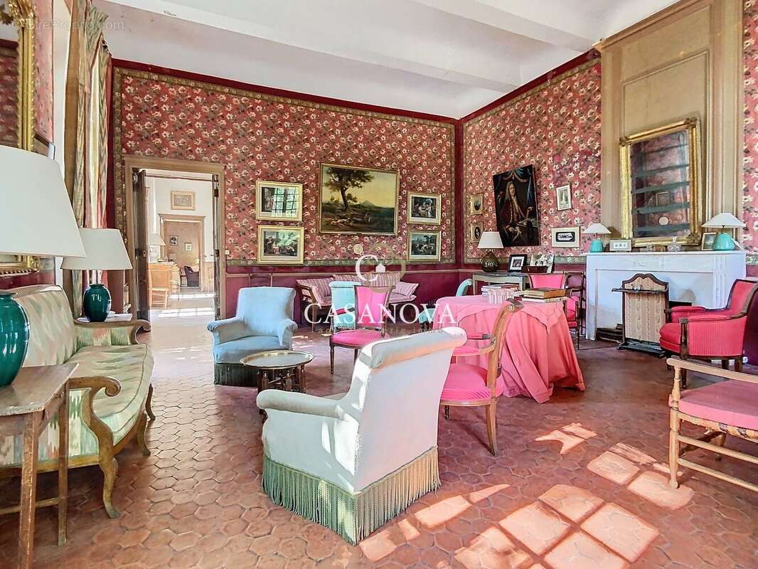 Entre MONTPELLIER & BEZIERS: Le charme de l'ancien et l'histoire d'une Maison de Maître datant de 1779. Habitation de 450 m² sur - photo 6