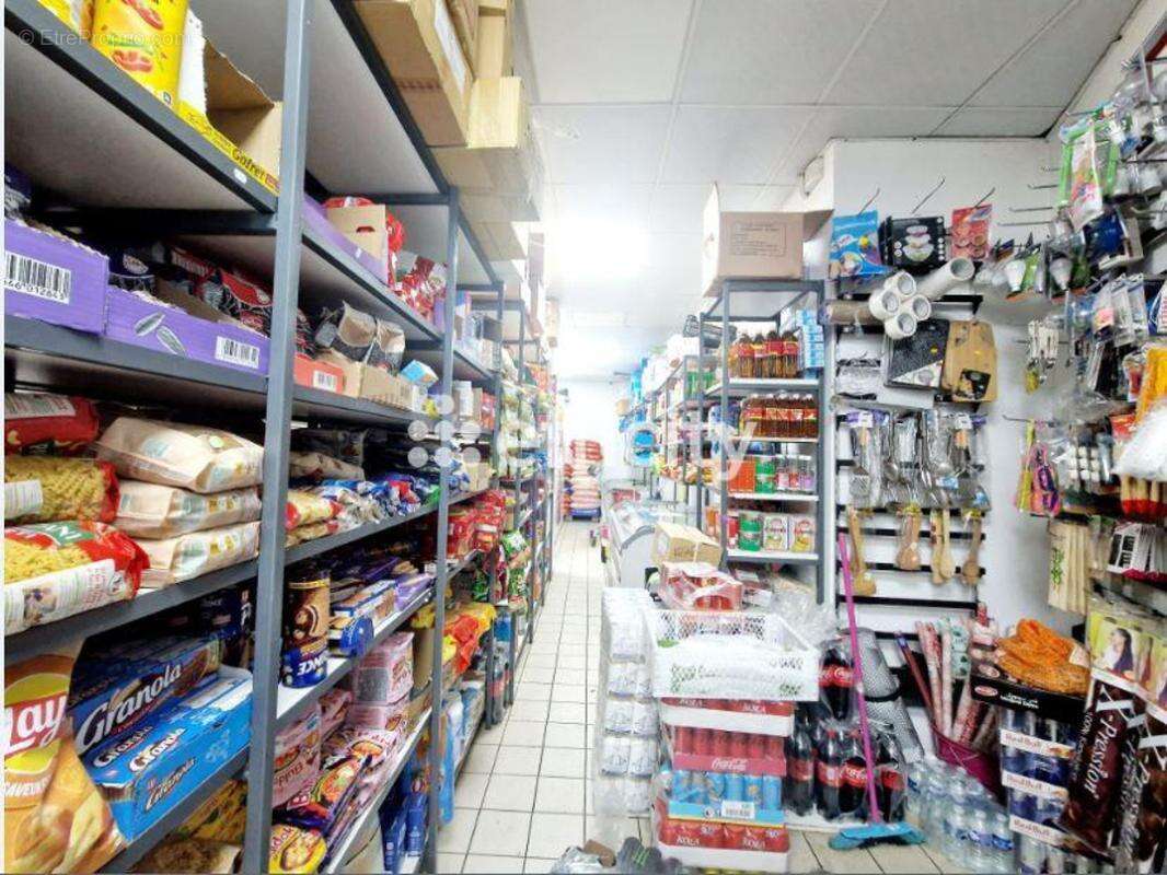 Commerce à PARIS-18E