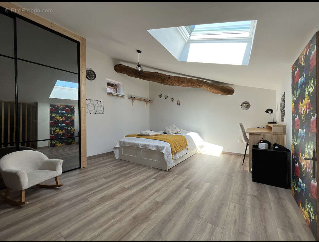 Maison à BERRIAS-ET-CASTELJAU