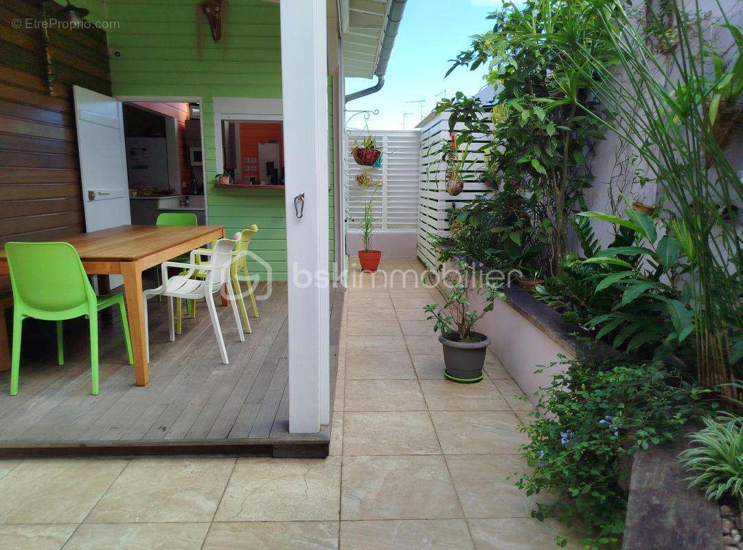 Maison à SAINTE-ROSE