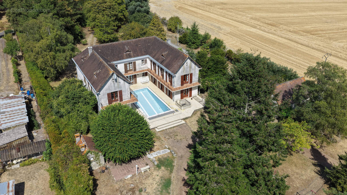 Maison à MARCE-SUR-ESVES