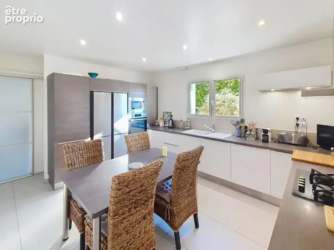 Maison 8 pièces 235 m² à vendre à Bieville-Beuville (14112) - photo 2