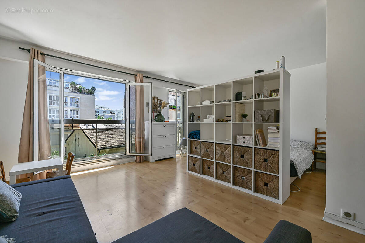 Appartement à PARIS-14E