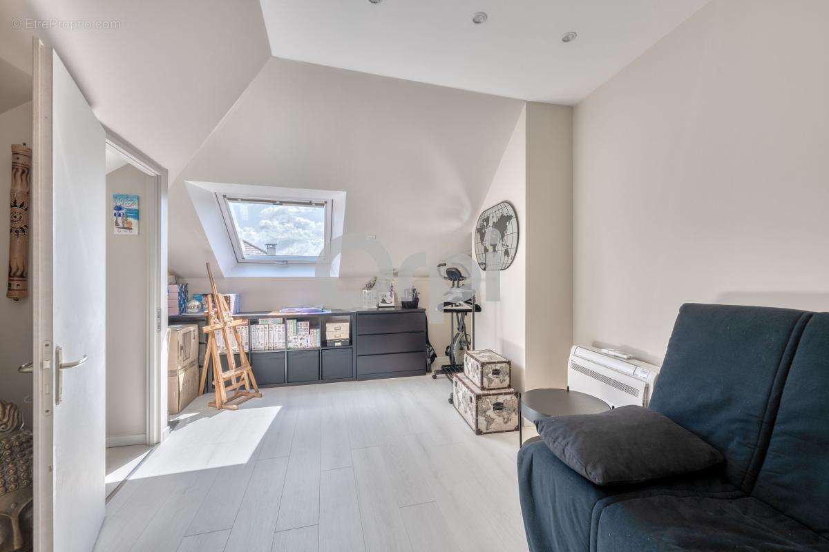 Maison à BUSSY-SAINT-GEORGES