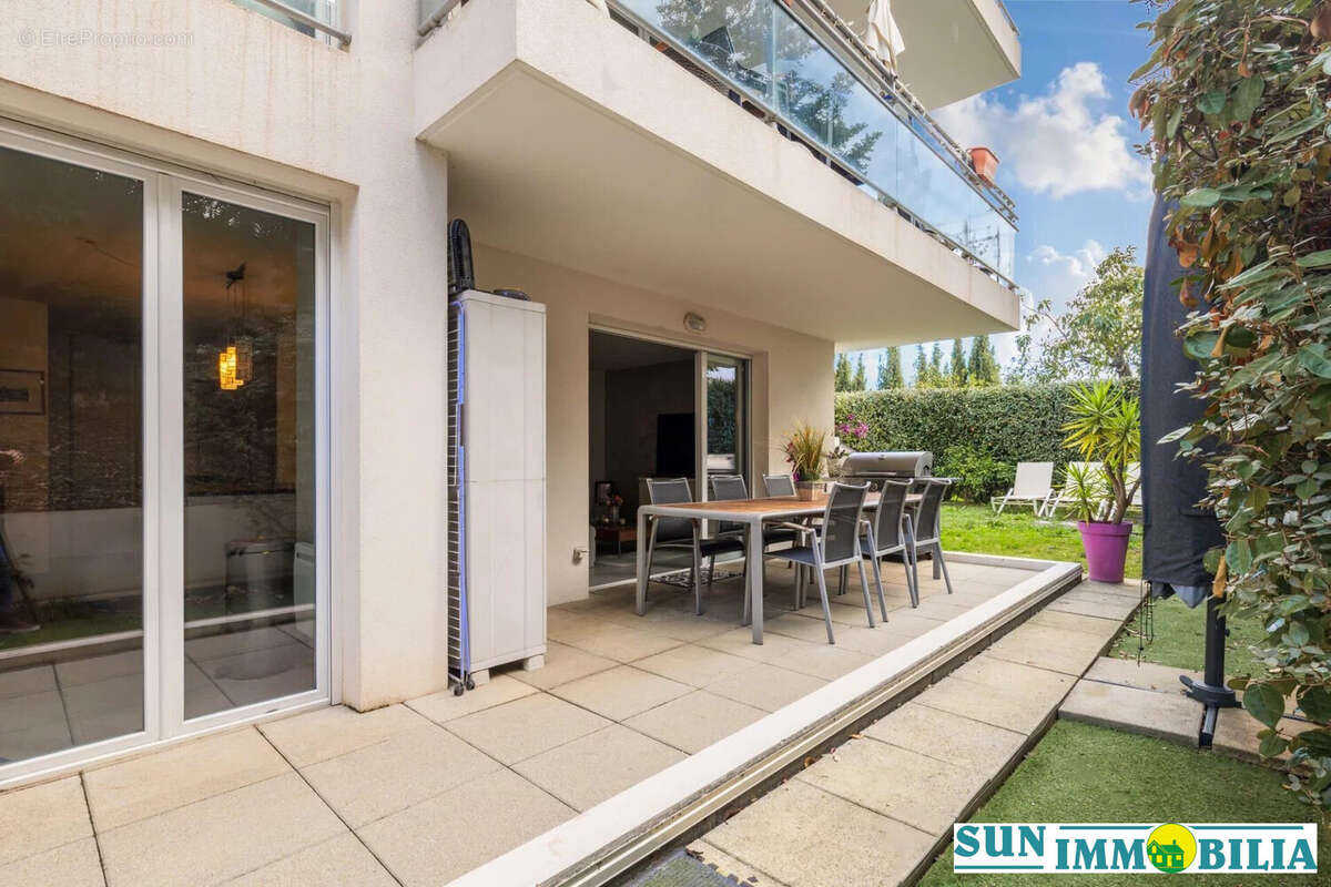 Appartement à SAINT-LAURENT-DU-VAR