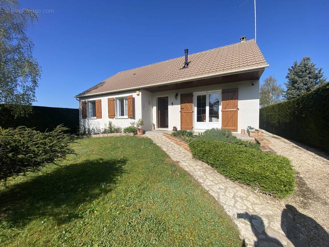 Maison à AUXY