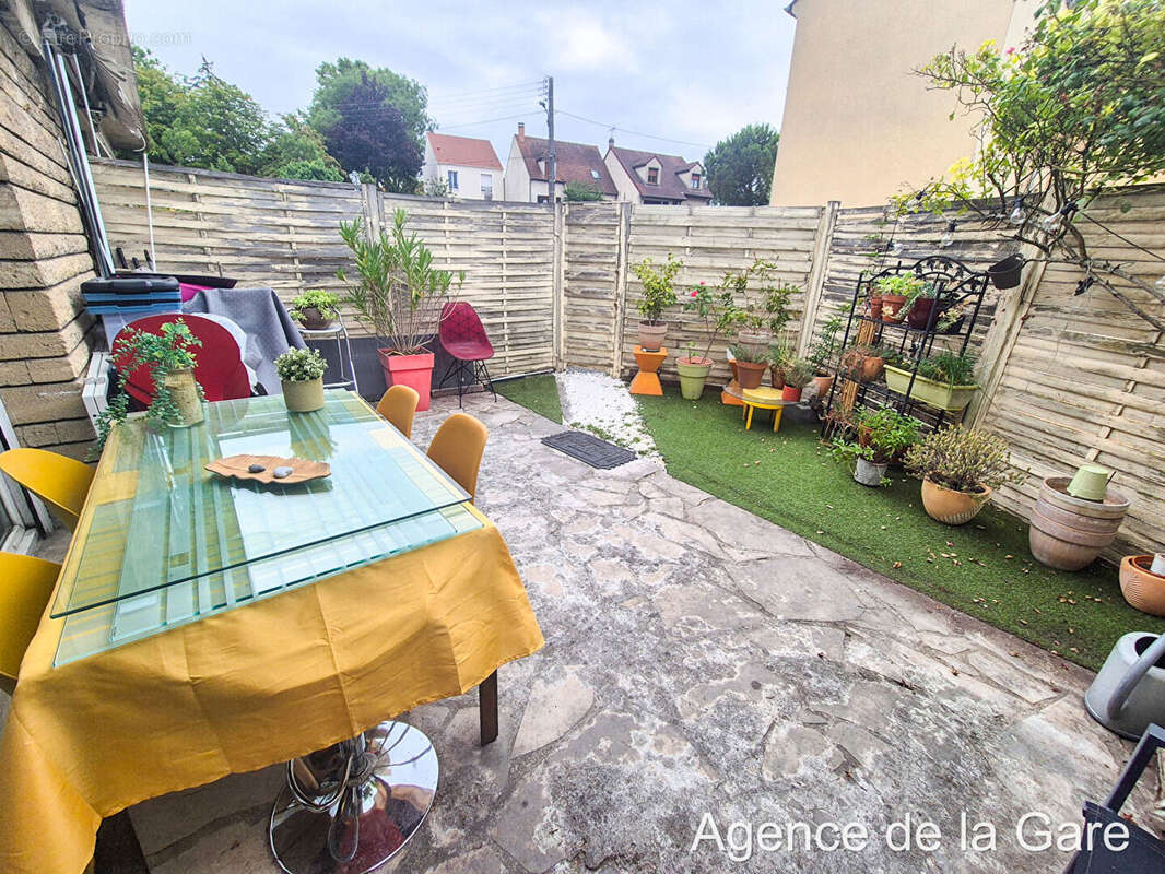 Appartement à SARTROUVILLE