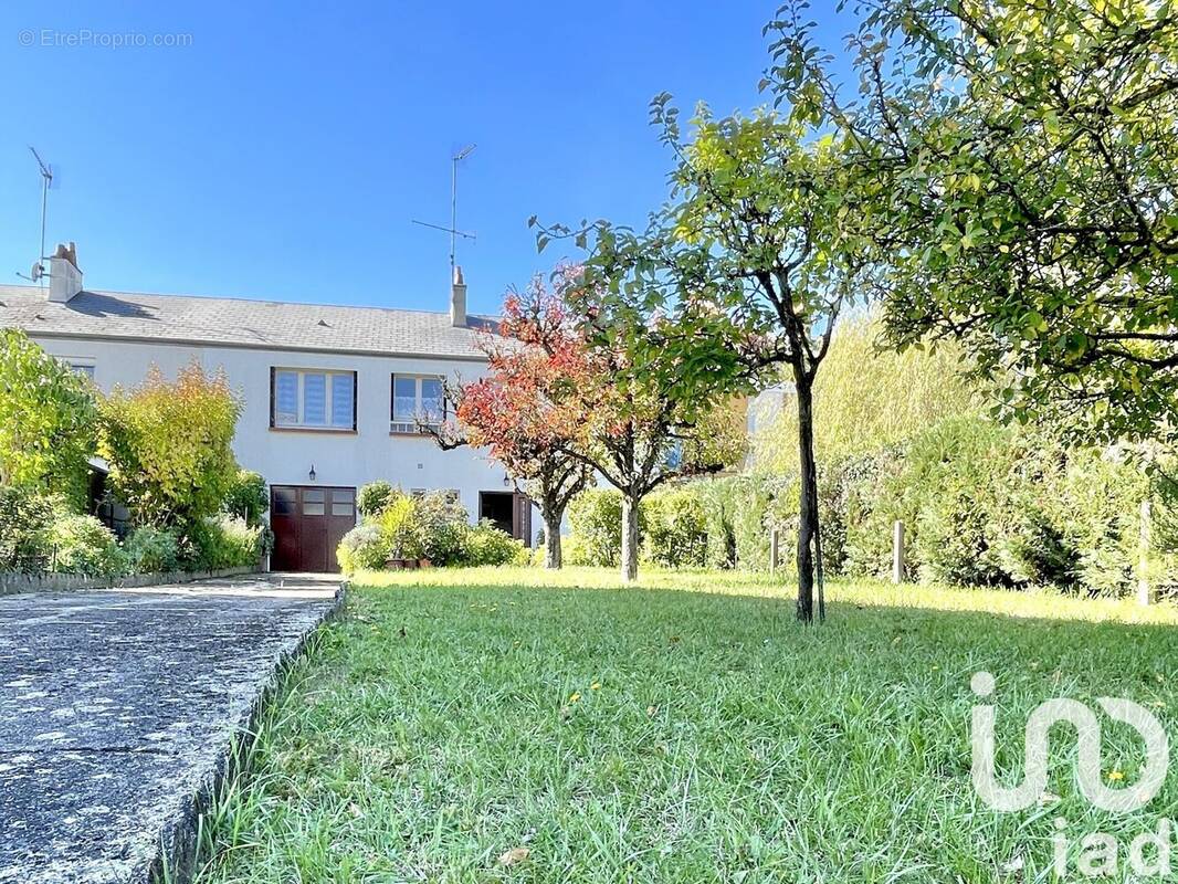 Photo 1 - Maison à SAINT-JEAN-DE-LA-RUELLE